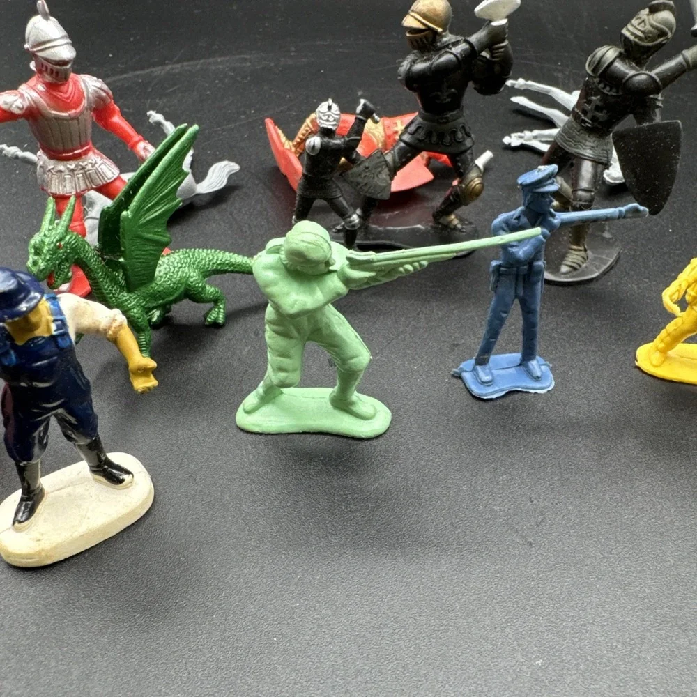 17 Vtg. Plastic Figure Medieval, Dragon, Soldiers, Police Firefighters Mix Color
